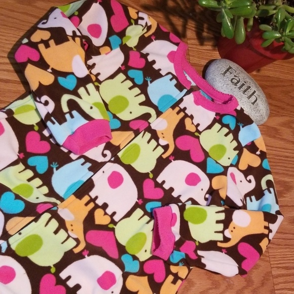 2 Carter's blanket sleepers 4t - Picture 6 of 8